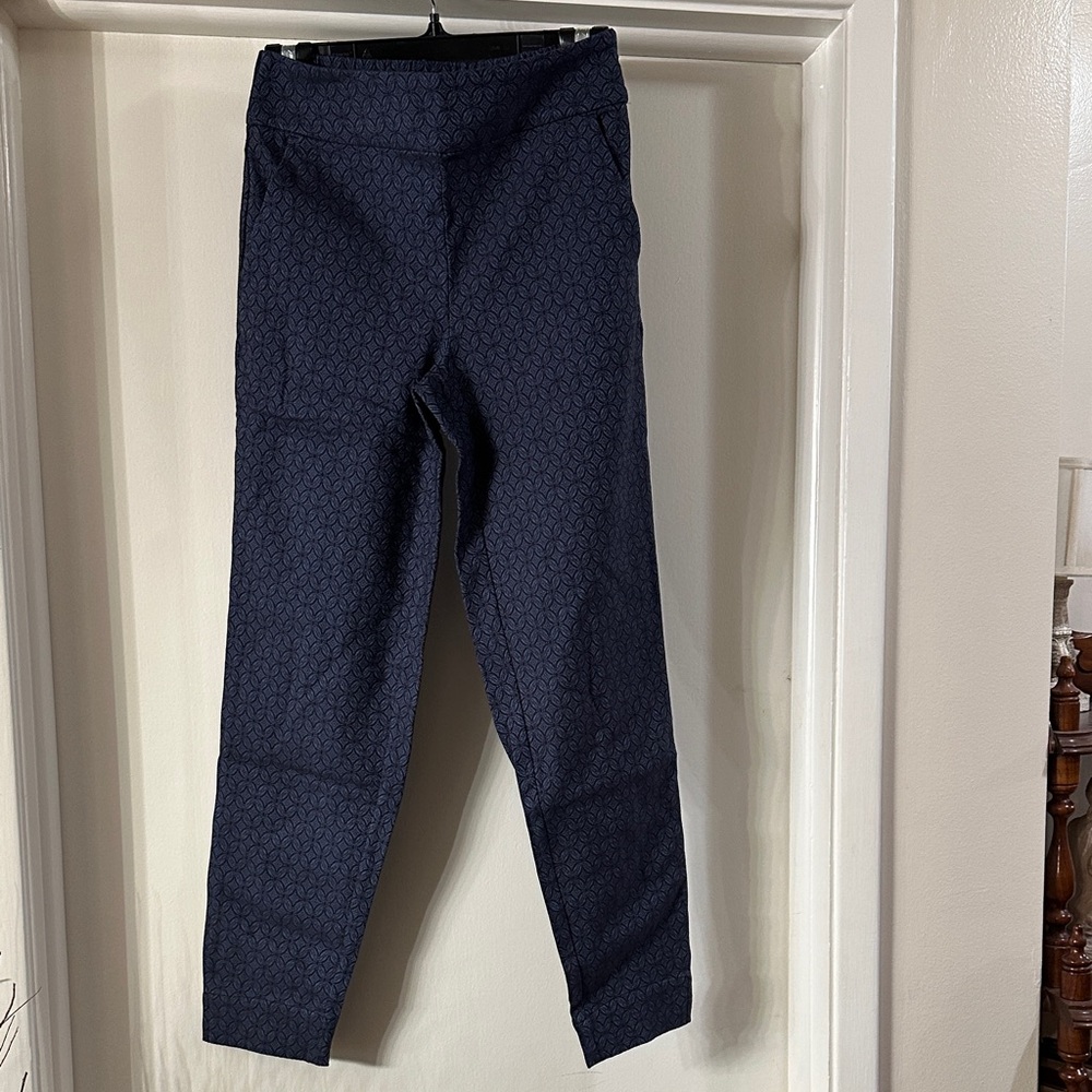 Isaac Mizrahi Dark Blue Textured Cropped Pants